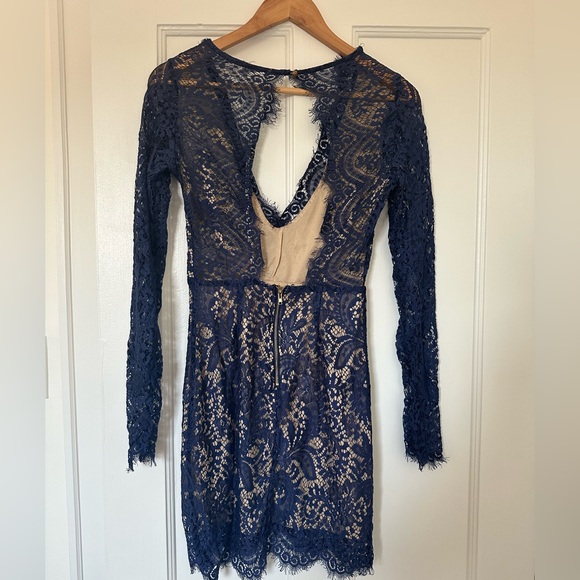 Lace Dress MEDIUM - Picture 2 of 5